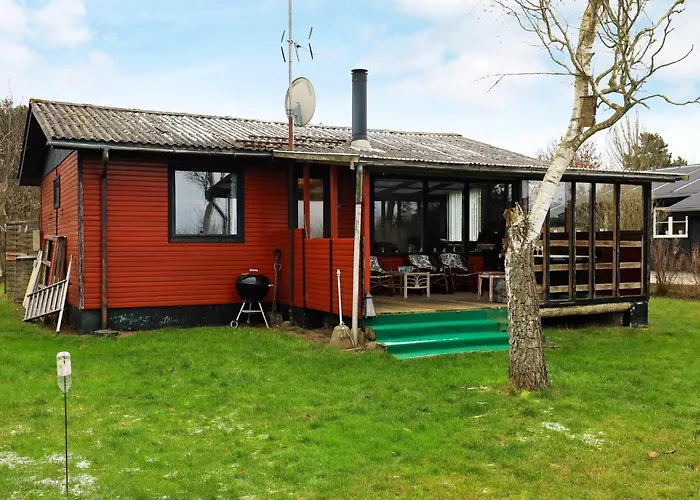 Seaside Serenity In Faldsled-by Traum